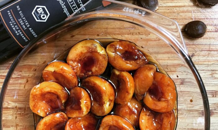 Oven-baked Apricots <i>&</i> Almonds